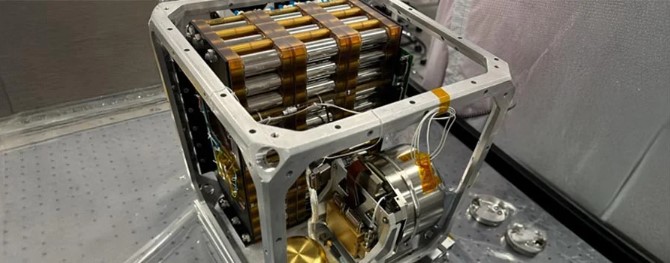 eaton-jpl-farside-mini-loop-heat-pipe.jpg