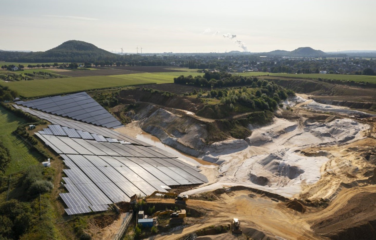 aerial-view-of-solar-panels-at-royalty