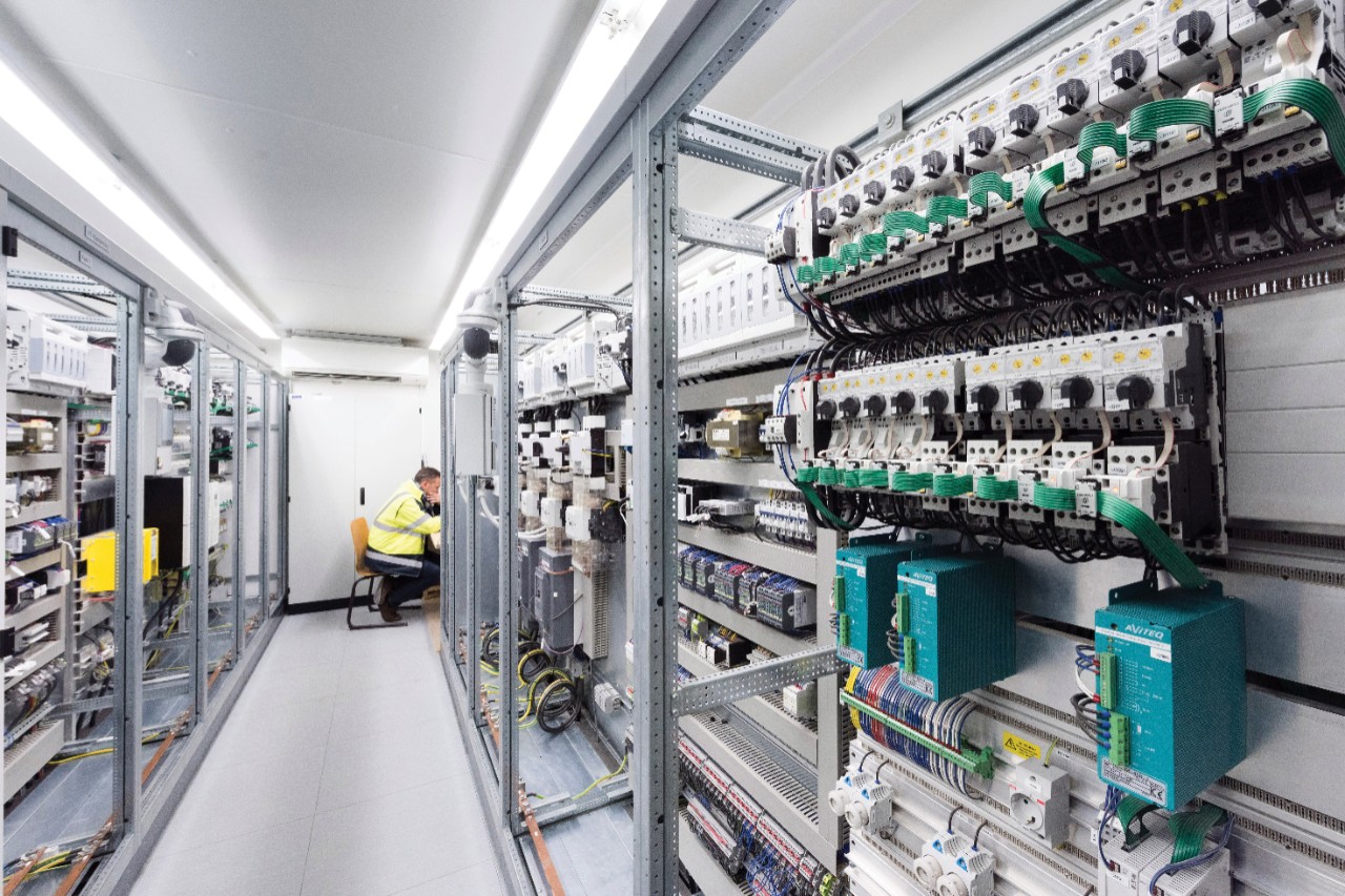 weingaertner-kbi-machine-control-room