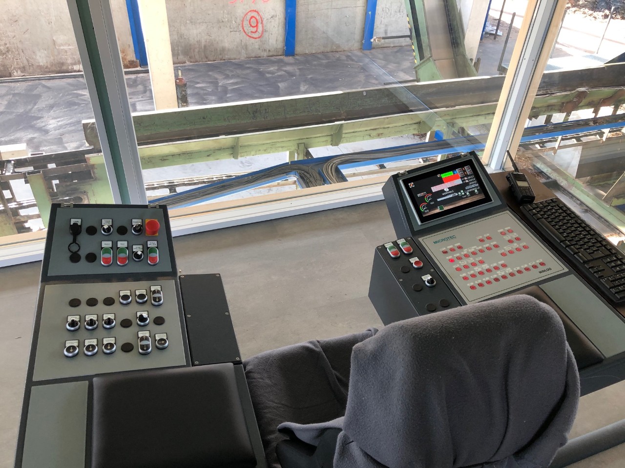 eaton-css-wertholz-control-room-operator.jpg