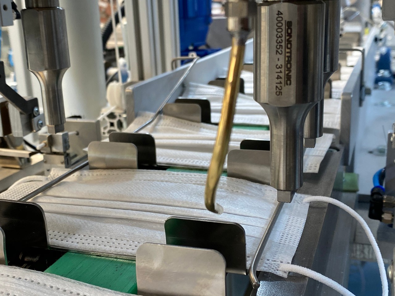 eaton-mask-production-beckmann-mask-in-machine