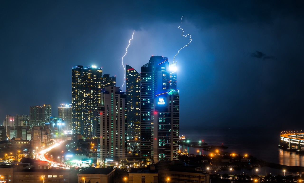 Lightning hits skycrapers.